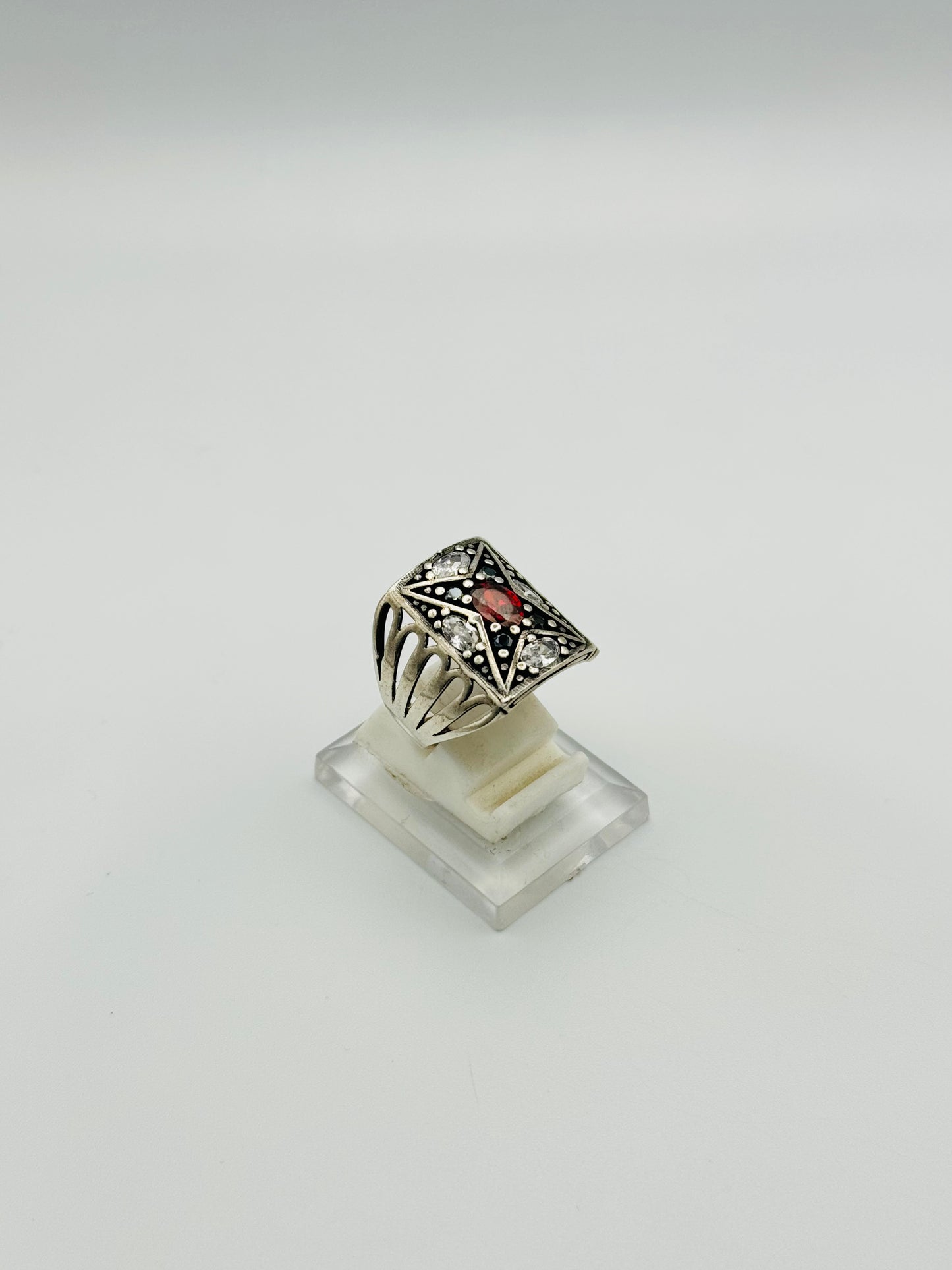 Red Onyx With White Zirconia
