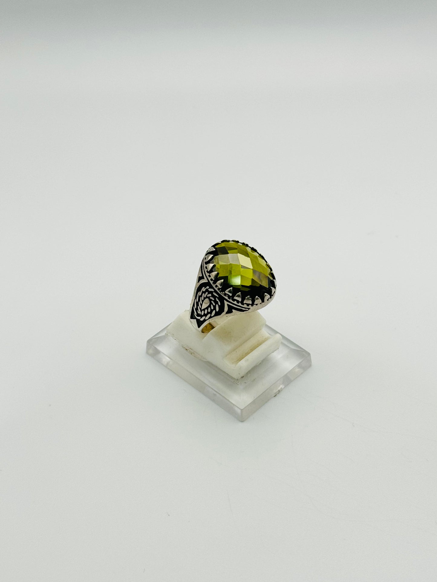 Dark yellow onyx