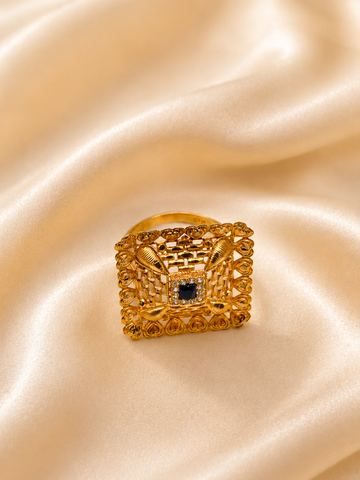 Midnight Majesty Square Medallion Ring – Black Onyx Gold Basket-Weave Ring