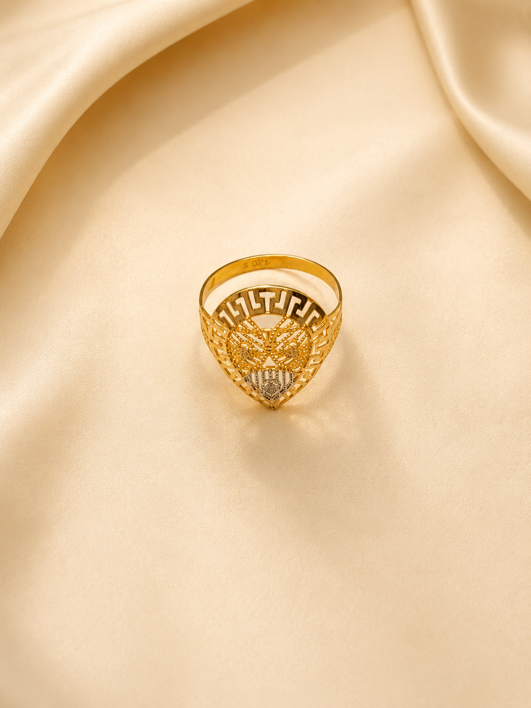 Classic Oval Ruby Gold Ring with Intricate Filigree Band