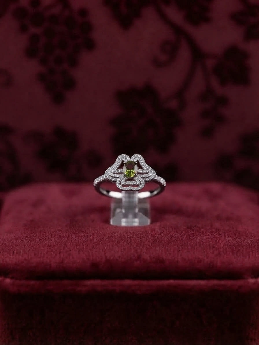 Exquisite s925 Sterling Silver Floral Leaf Peridot Ring