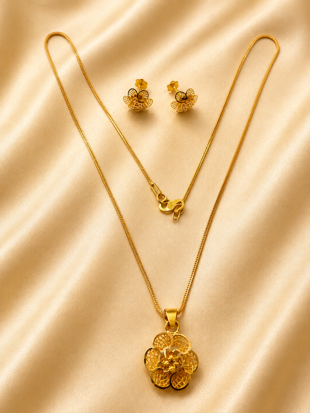 Vintage Textured Gold Tassel Jewelry Set | Statement Necklace, Drop Earrings & Filigree Ring