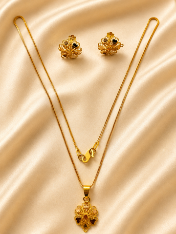 Fine Gold Filigree Clover Flower Jewelry Set | Romantic Heart-Detail Pendant & Studs