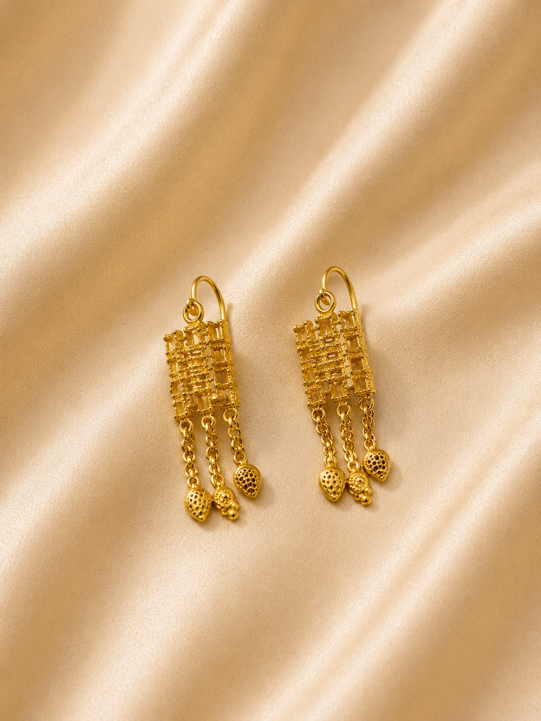 Vintage-Inspired Gold Filigree Dangle Earrings