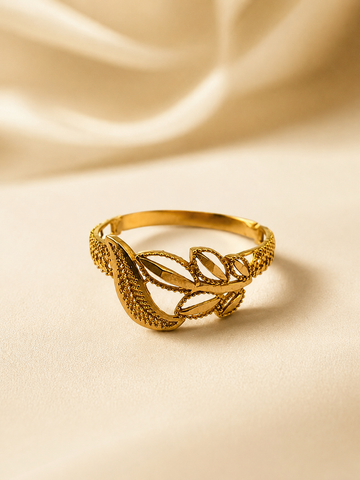 Aurora Delicate Filigree Leaf Gold Ring