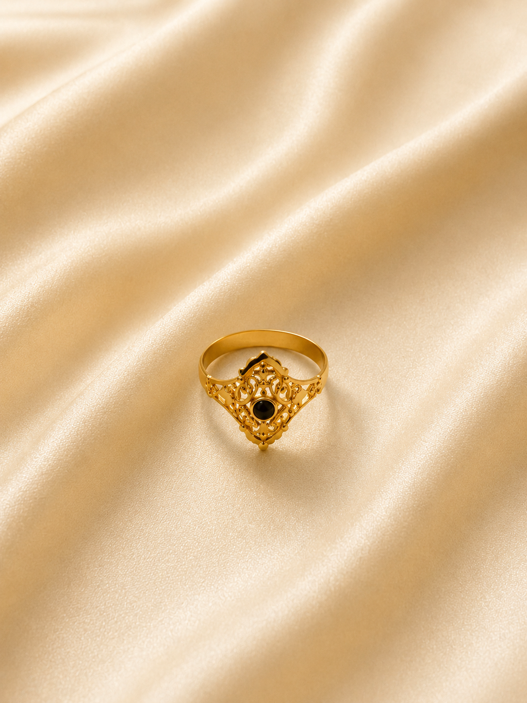 Empress Onyx Tiara Ring – Vintage Gold Filigree Statement Band