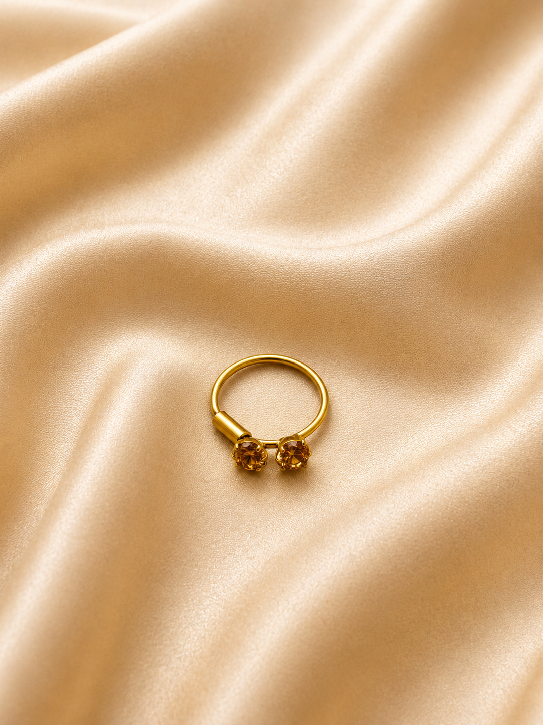 Solari Open Cuff Ring – Smooth Gold Band with Amber Crystals